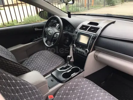Toyota Camry 2014 года за 6 500 000 тг. в Актобе – фото 10