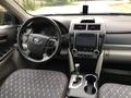 Toyota Camry 2014 года за 6 500 000 тг. в Актобе – фото 9