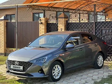Hyundai Accent 2021 года за 7 500 000 тг. в Уральск – фото 2