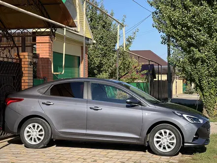 Hyundai Accent 2021 года за 7 500 000 тг. в Уральск – фото 4