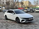 Hyundai Elantra 2024 годаfor9 580 000 тг. в Шымкент