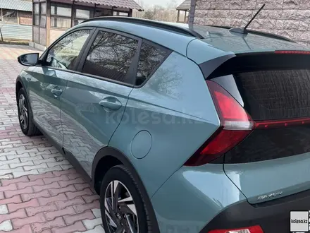 Hyundai Bayon 2024 года за 8 500 000 тг. в Астана – фото 2