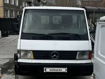Mercedes-Benz MB 100 1995 года за 2 500 000 тг. в Усть-Каменогорск