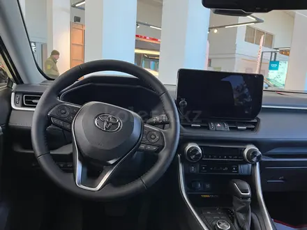 Toyota RAV4 Luxe+ 2025 года за 25 990 000 тг. в Караганда – фото 15
