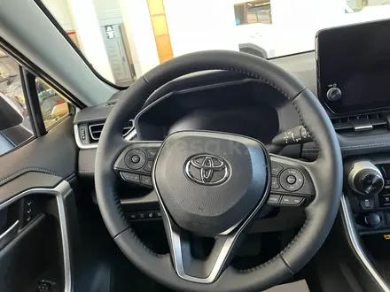 Toyota RAV4 Luxe+ 2025 года за 25 990 000 тг. в Караганда – фото 16