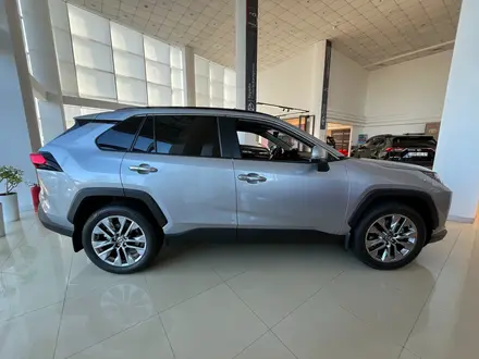 Toyota RAV4 Luxe+ 2025 года за 25 990 000 тг. в Караганда – фото 4