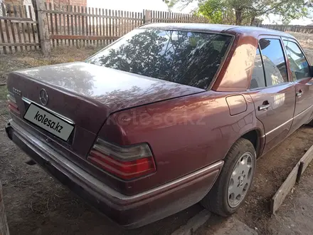 Mercedes-Benz E 220 1995 года за 1 500 000 тг. в Балхаш – фото 7