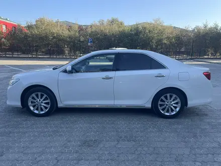 Toyota Camry 2014 года за 10 000 000 тг. в Атырау – фото 9