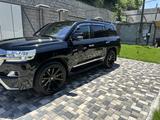 Toyota Land Cruiser 2017 года за 35 000 000 тг. в Алматы – фото 2