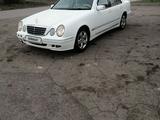 Mercedes-Benz E 240 2000 года за 3 200 000 тг. в Караганда