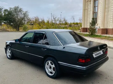 Mercedes-Benz E 280 1994 года за 1 950 000 тг. в Сатпаев – фото 2