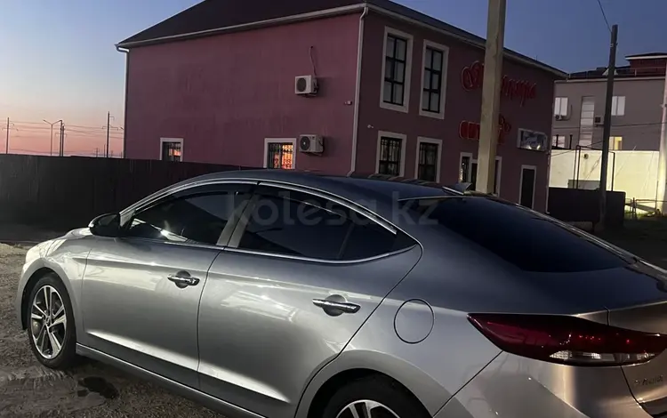 Hyundai Elantra 2017 года за 5 000 000 тг. в Атырау