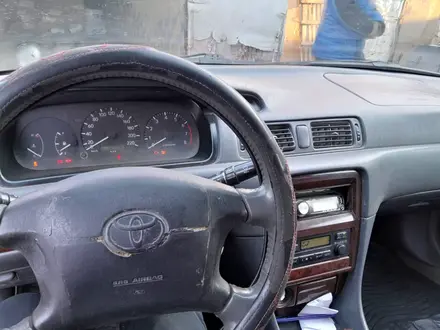 Toyota Camry 1997 года за 3 500 000 тг. в Семей – фото 6