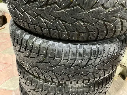 Комплект, зима TOYA 265/60/18 шипы за 160 000 тг. в Шемонаиха – фото 2