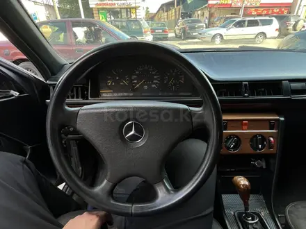 Mercedes-Benz E 230 1991 года за 700 000 тг. в Шымкент