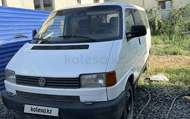 Volkswagen Transporter 2001 годаүшін4 500 000 тг. в Атырау