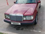 Mercedes-Benz E 220 1993 года за 2 500 000 тг. в Алматы – фото 2