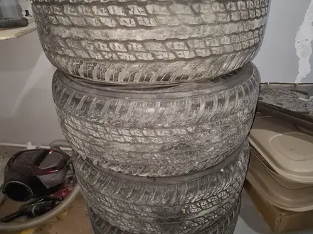 Шины с дисками летние за 150 000 тг. в Атырау – фото 2