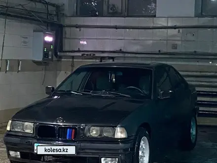 BMW 318 1993 года за 1 000 000 тг. в Астана