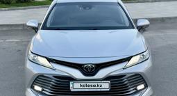 Toyota Camry 2020 года за 13 500 000 тг. в Алматы – фото 2