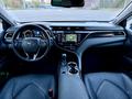 Toyota Camry 2020 года за 13 500 000 тг. в Алматы – фото 16