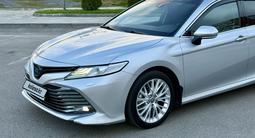 Toyota Camry 2020 года за 13 500 000 тг. в Алматы – фото 4