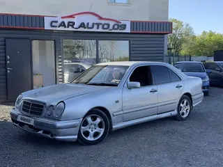 Mercedes-Benz E 230