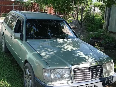 Mercedes-Benz E 300 1990 года за 1 500 000 тг. в Алматы