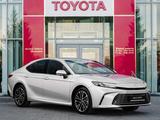 Toyota Camry Luxe 2025 года за 25 190 000 тг. в Астана