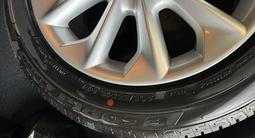 Комплект резины с дисками (оригинал новый) Bridgestone за 220 000 тг. в Экибастуз – фото 3