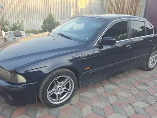 BMW 5 Series, 2001