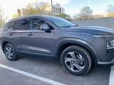 Hyundai Santa Fe 2022 годаүшін16 500 000 тг. в Караганда