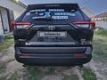 Toyota RAV4 2021 годаүшін15 400 000 тг. в Актобе – фото 2