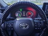 Toyota RAV4 2021 года за 15 400 000 тг. в Актобе – фото 4