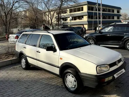 Volkswagen Golf 1994 года за 1 500 000 тг. в Алматы