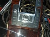 Консоль центральная с пультом джойстиком на Ауди А6 Ц6 Audi A6 C6 оригинал за 20 000 тг. в Алматы
