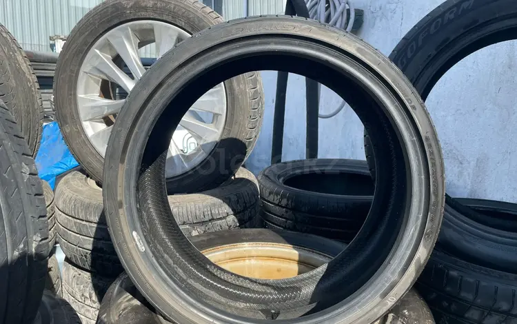 Комплект летних шин б/у, Dunlop 225/35 R19 из Японии. за 100 000 тг. в Караганда