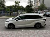 Toyota Sienna 2021 года за 24 200 000 тг. в Алматы – фото 3