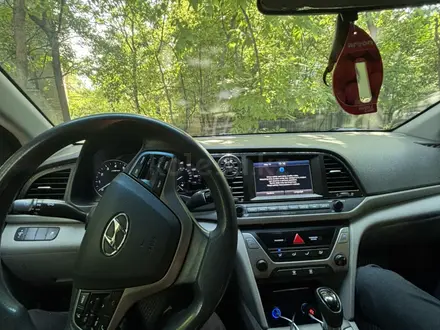 Hyundai Elantra 2016 года за 6 100 000 тг. в Алматы – фото 4