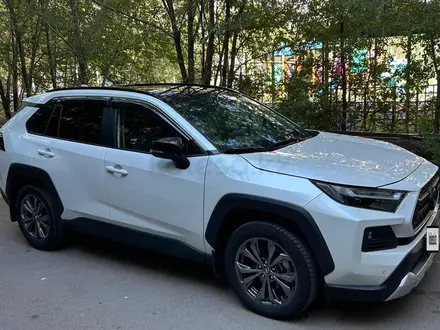 Toyota RAV4 2024 года за 14 500 000 тг. в Караганда