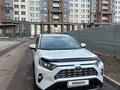 Toyota RAV4 2019 года за 15 000 000 тг. в Астана