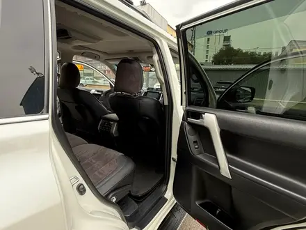 Toyota Land Cruiser Prado 2017 года за 28 000 000 тг. в Алматы – фото 19