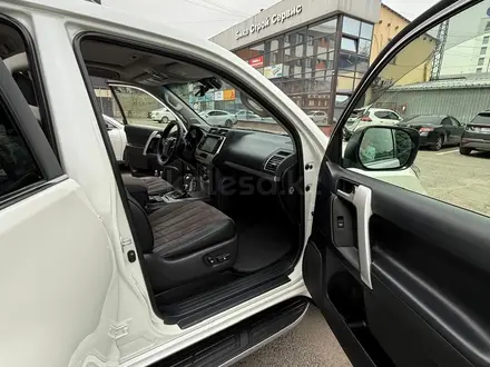 Toyota Land Cruiser Prado 2017 года за 28 000 000 тг. в Алматы – фото 20