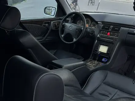Mercedes-Benz E 320 2002 года за 7 500 000 тг. в Шымкент – фото 10