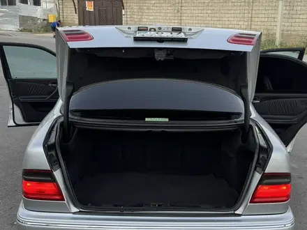 Mercedes-Benz E 320 2002 года за 7 500 000 тг. в Шымкент – фото 13