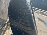 Зимнюю резину Goodyear UltraGrip Ice Arctic 2 SUV 215/65 R17 на литых дискаүшін320 000 тг. в Павлодар – фото 2