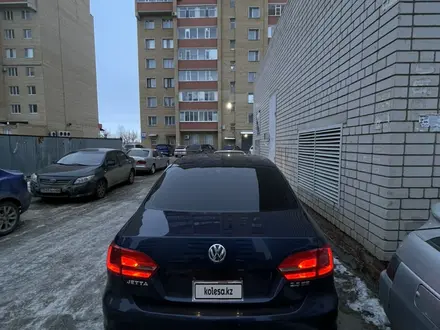 Volkswagen Jetta 2012 года за 6 500 000 тг. в Актобе – фото 2