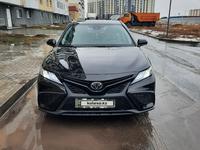 Toyota Camry 2022 года за 12 600 000 тг. в Астана