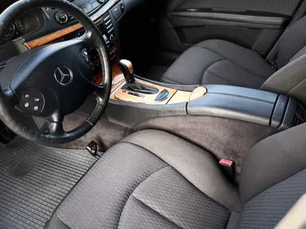 Mercedes-Benz E 240 2002 года за 4 450 000 тг. в Караганда – фото 47