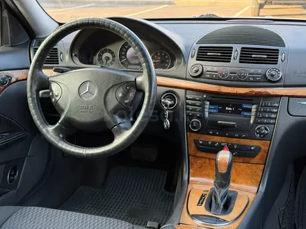 Mercedes-Benz E 240 2002 года за 4 450 000 тг. в Караганда – фото 68